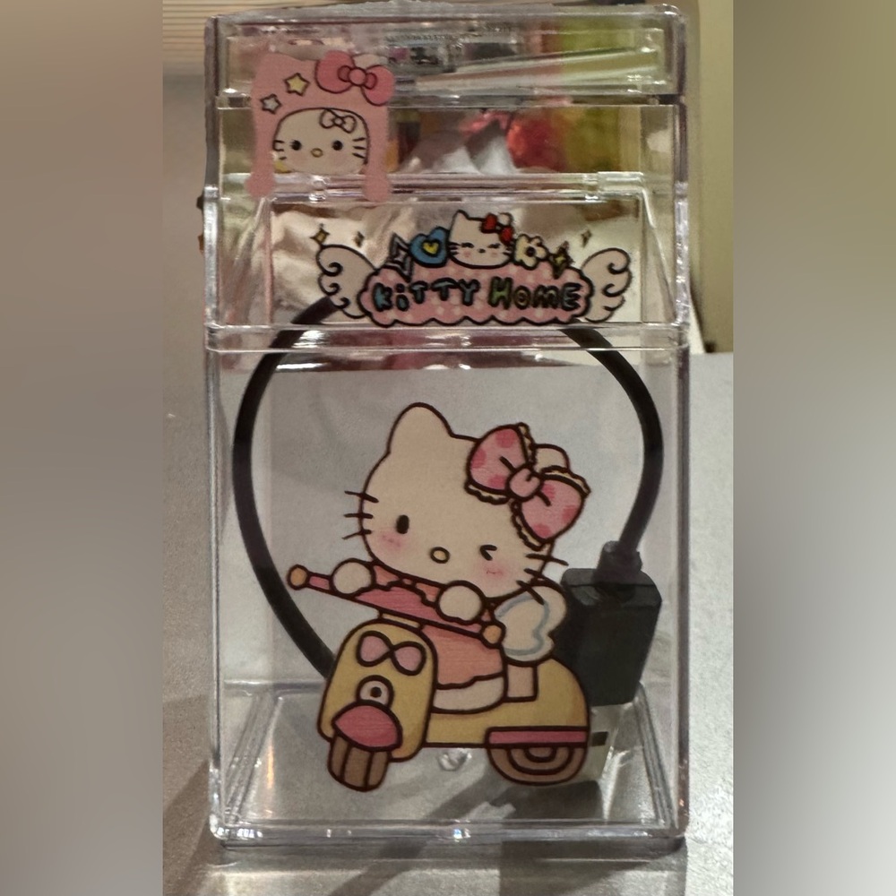 Hello Kitty LED Cigarette Case and Electric Coil Lighter
